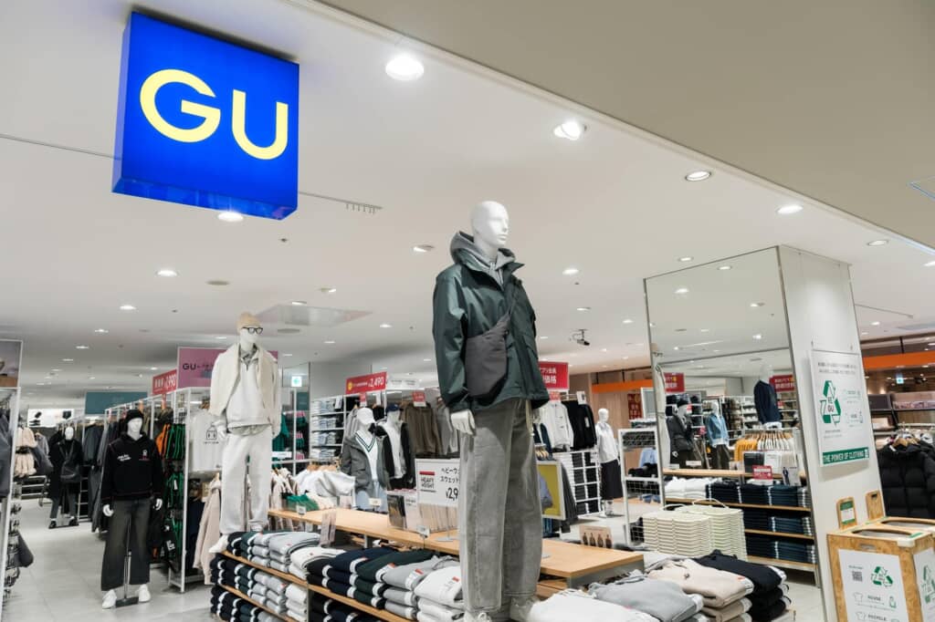 「1990円でこれはコスパ高すぎる」 GUのスニーカーが“この値段では驚異”だと高評価 「3足買った」「レザー風で高見え」「1日歩いても軽くて ... 「1990円でこれはコスパ高すぎる」 GUのスニーカーが“この値段では驚異”だと高評価 「3足買った」「レザー風で高見え」「1日歩いても軽くて ...